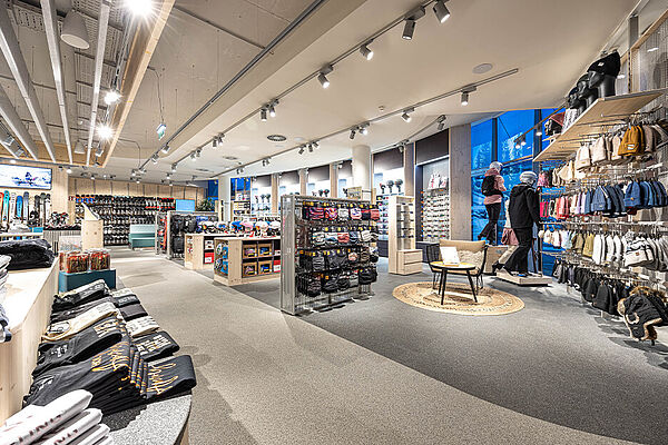 Bründl Sports: AreitXpress shop in Zell am See reopens with REGUPOL everroll alpine winter sports flooring