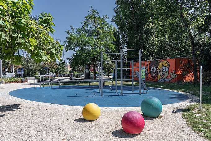 Calisthenics Facility at Rudolf-Hoffmann-Platz in Ludwigshafen