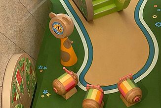 Indoor play area with REGUPOL playfix indoor flooring Modern indoor play area with shock-absorbing REGUPOL playfix indoor safety flooring for safe and comfortable indoor play.