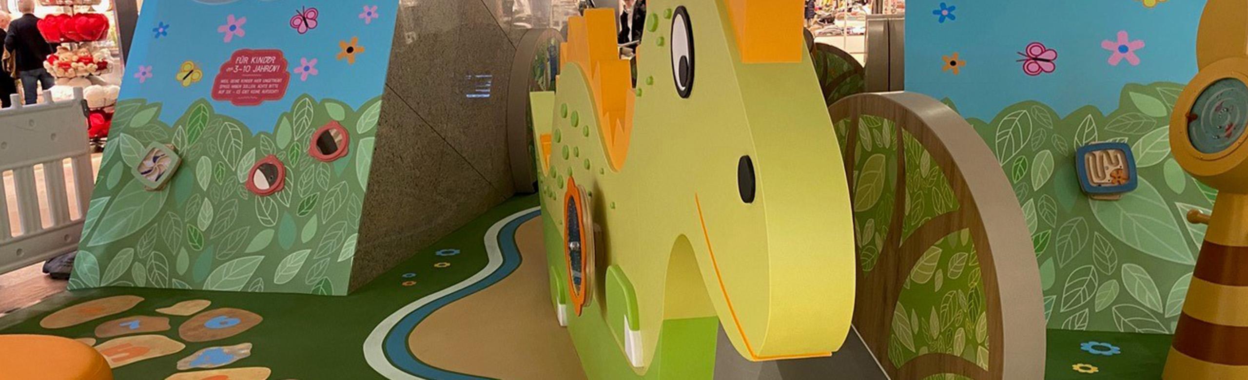 Indoor play area with REGUPOL playfix indoor safety flooring Modern indoor play area with shock-absorbing REGUPOL playfix indoor safety flooring for safe and comfortable indoor play.